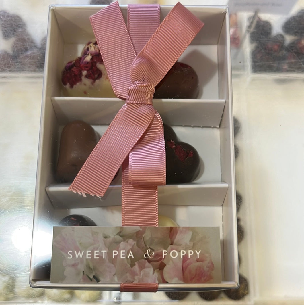 Solid Heart gift box cafe